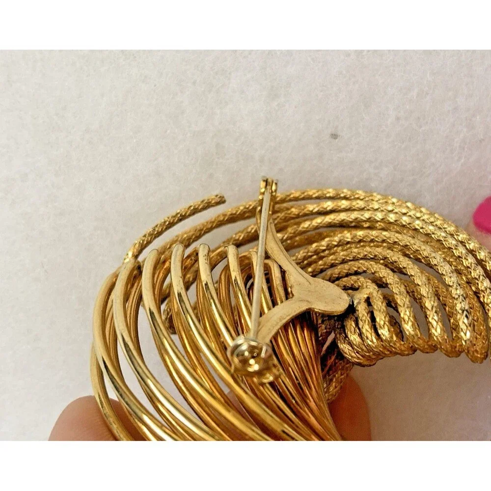 Unbranded vintage gold